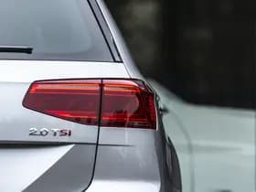 Volkswagen Passat Variant 2.0 TSI R-Line Business + panoramadak thumbnail 7