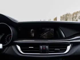 Alfa Romeo Stelvio thumbnail 43