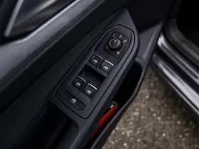 Volkswagen Golf thumbnail 21