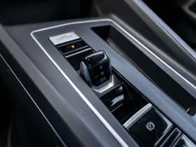 Volkswagen Golf thumbnail 24