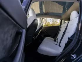 Tesla Model Y thumbnail 16
