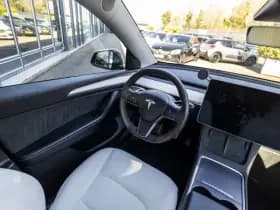 Tesla Model Y thumbnail 20