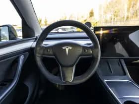 Tesla Model Y thumbnail 21
