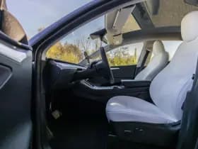Tesla Model Y thumbnail 22