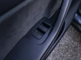 Tesla Model Y thumbnail 24