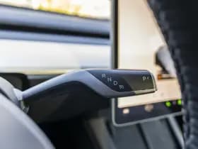 Tesla Model Y thumbnail 29