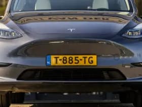 Tesla Model Y thumbnail 4