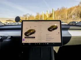 Tesla Model Y thumbnail 34