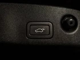 Jaguar XJ thumbnail 16