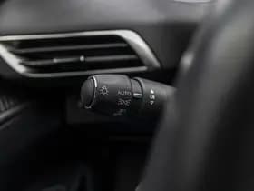 Peugeot 5008 1.2 Hybrid 136 Allure Pack Business 7-Persoons thumbnail 29