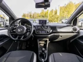 Volkswagen Up! thumbnail 17
