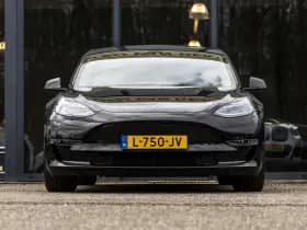 Tesla Model 3 thumbnail 3