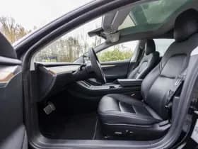 Tesla Model 3 thumbnail 22