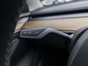 Tesla Model 3 thumbnail 30