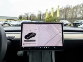 Tesla Model 3 thumbnail 32