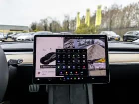 Tesla Model 3 thumbnail 34