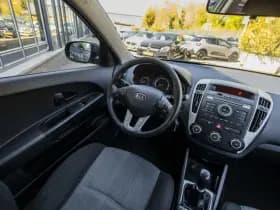 Kia Cee'd thumbnail 18