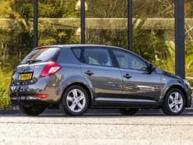 Kia Cee'd thumbnail 3