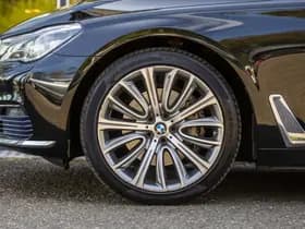 BMW 7-Serie thumbnail 9