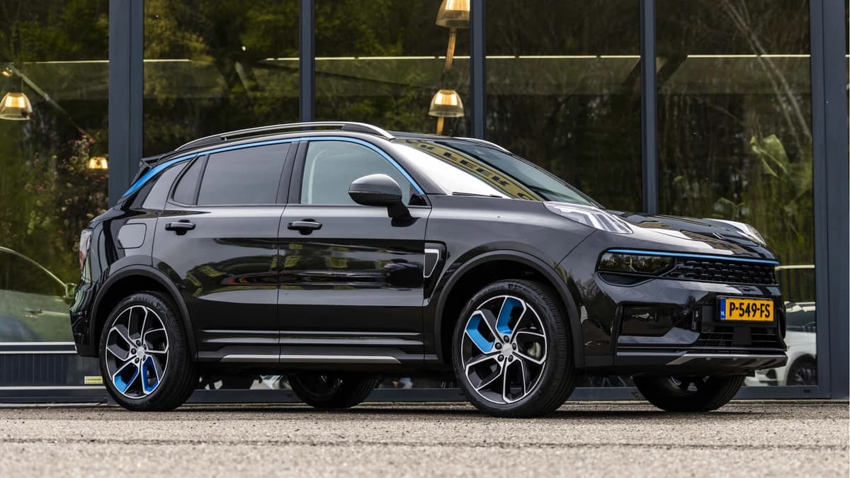 Lynk & Co 01 — foto 1