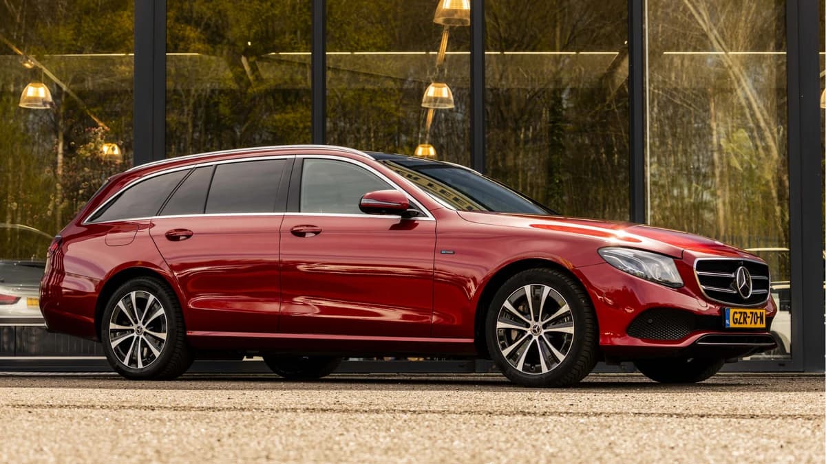 Mercedes-Benz E-Klasse — foto 1