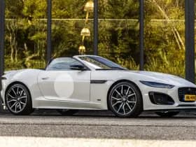 Jaguar F-Type thumbnail 2