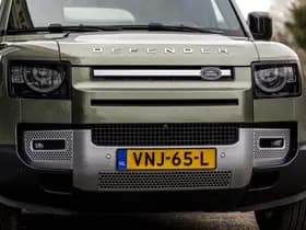 Land Rover Defender thumbnail 12