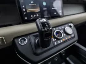 Land Rover Defender thumbnail 26