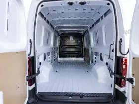 Nissan Interstar thumbnail 14