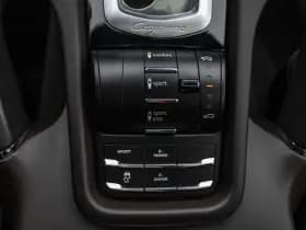 Porsche Cayenne thumbnail 40
