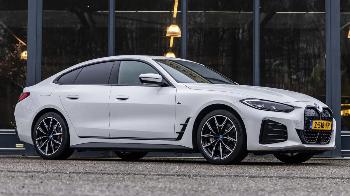 BMW i4 — foto 1
