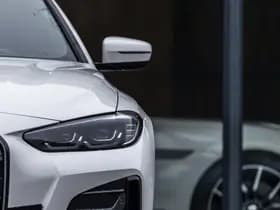 BMW i4 thumbnail 4