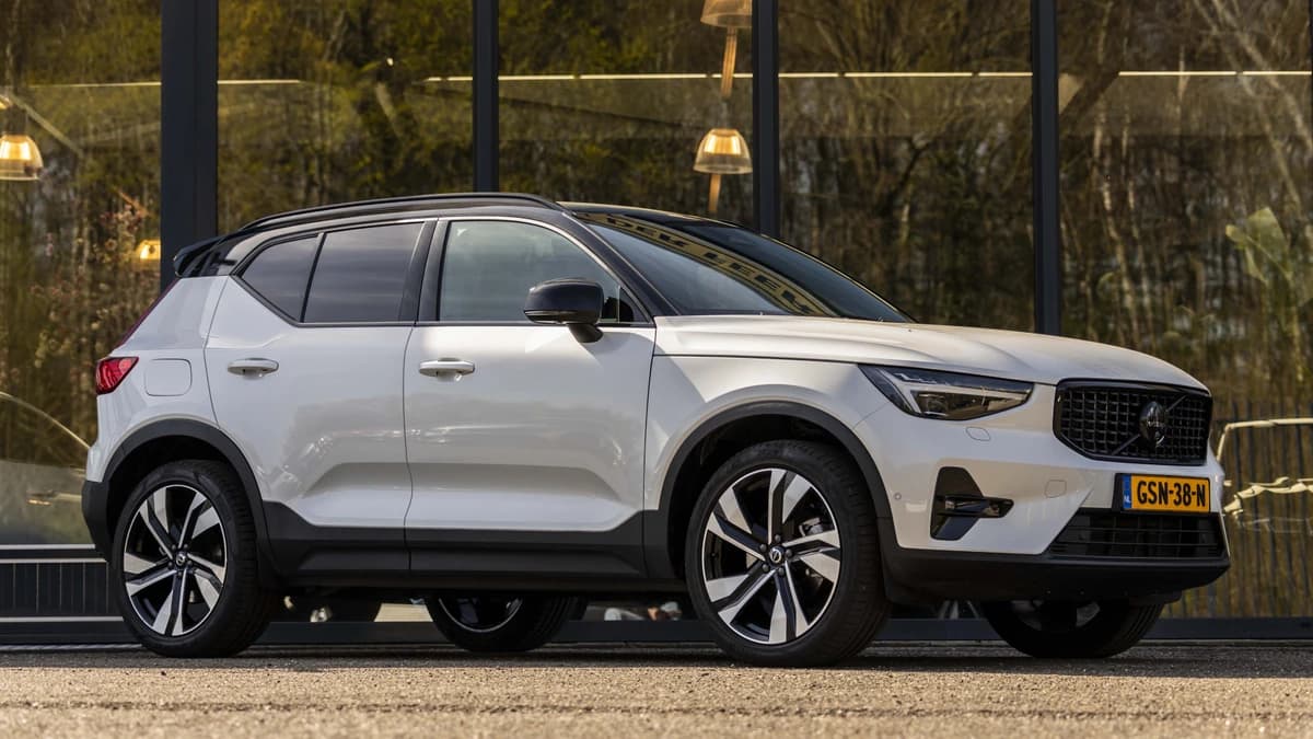 Volvo XC40 — foto 1