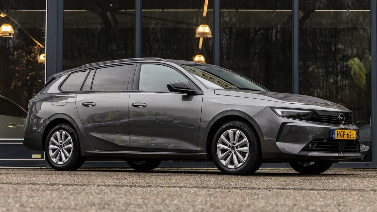 Opel Astra — foto 1