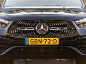 Mercedes-Benz GLA thumbnail 3