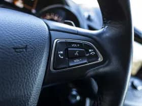 Ford Kuga thumbnail 33