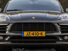 Porsche Macan thumbnail 3