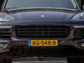 Porsche Cayenne thumbnail 3
