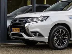 Mitsubishi Outlander thumbnail 11