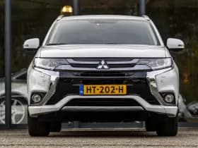 Mitsubishi Outlander thumbnail 3