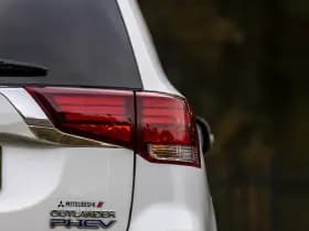 Mitsubishi Outlander thumbnail 8