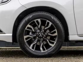 Mitsubishi Outlander thumbnail 10