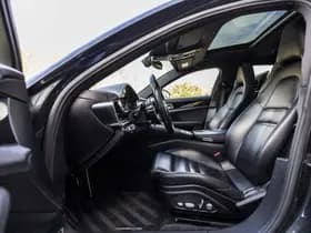Porsche Panamera thumbnail 38
