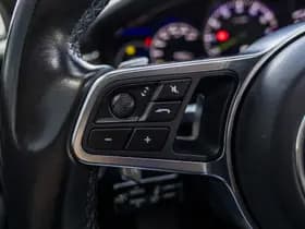 Porsche Panamera thumbnail 58