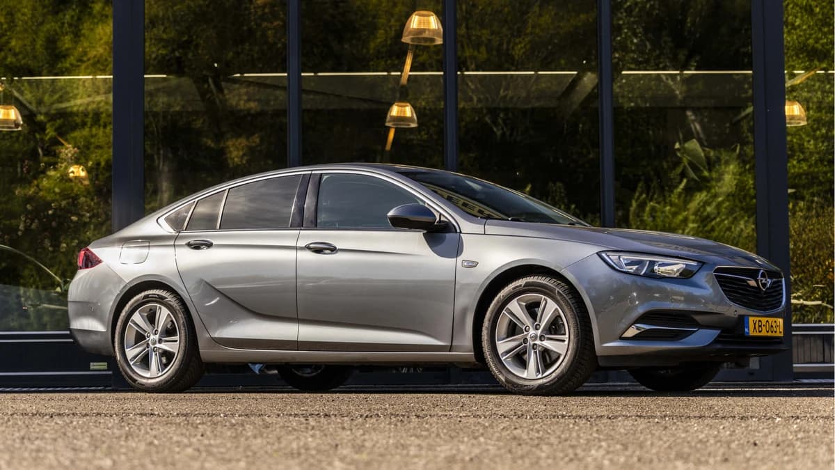 Opel Insignia — foto 1