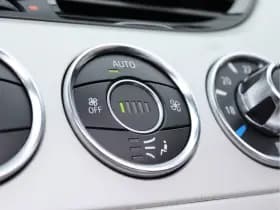 BMW Z4 Roadster sDrive18i | NL-auto | Leder | Navigatie | 18" | Stoelverwarming thumbnail 44