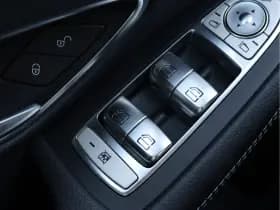 Mercedes-Benz C-Klasse 180 Avantgarde | Parkeercamera | Navigatie | Org. NL thumbnail 26