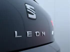 SEAT Leon 2.0 TSI FR Business Intense | Virtual | Trekhaak | Stoelverwarming thumbnail 14