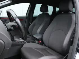 SEAT Leon 2.0 TSI FR Business Intense | Virtual | Trekhaak | Stoelverwarming thumbnail 4