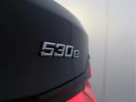 BMW 5 Serie Touring 530e M-sport | Trekhaak | Pano | H&K | Head-up | Org. NL thumbnail 22